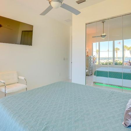 Sleek Fort Pierce Vacation Rental With Private Dock! エクステリア 写真