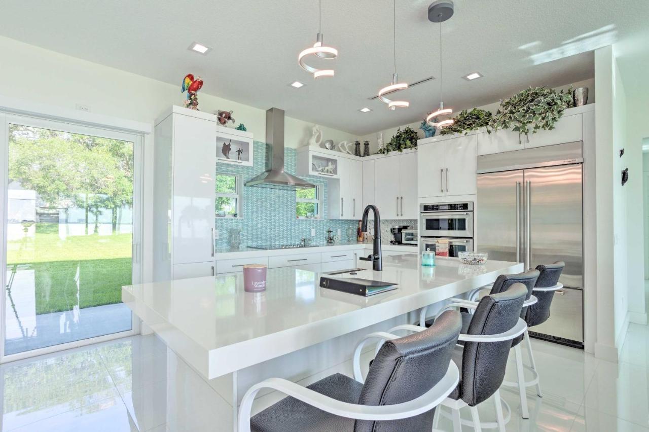 Sleek Fort Pierce Vacation Rental With Private Dock! エクステリア 写真