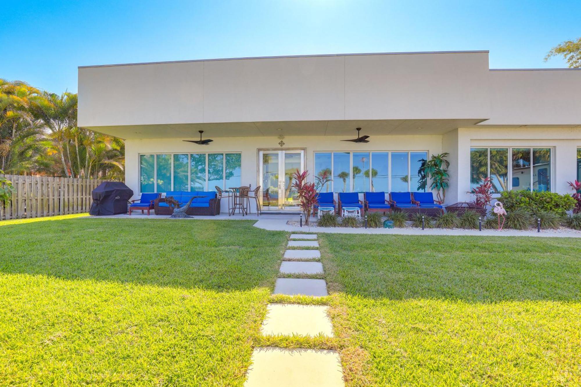Sleek Fort Pierce Vacation Rental With Private Dock! エクステリア 写真